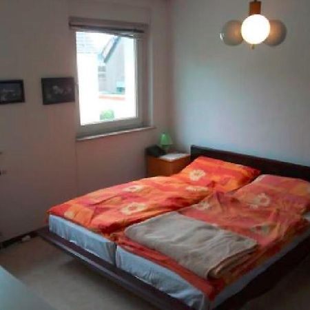 Duesseldorf - Separates, Privates Zimmer Exterior photo