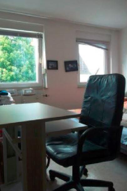 Duesseldorf - Separates, Privates Zimmer Exterior photo